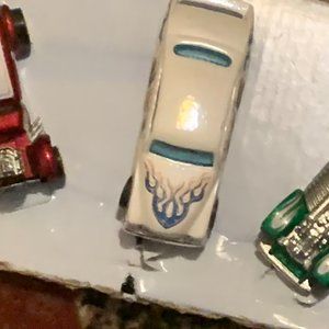 Hot Wheel Holiday Vintage Collect 2000